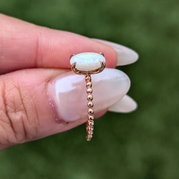 14 Karat Solid Gold with Natural Oval Opal Ring - Picture 3 of 6